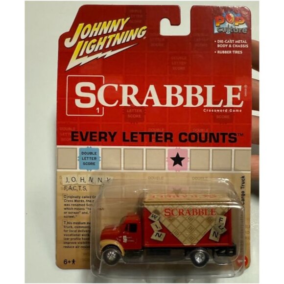 Johnny Lightning Scrabble Pop Culture 2 1/64 Scale 1999 International Cargo Truc - Picture 2 of 4